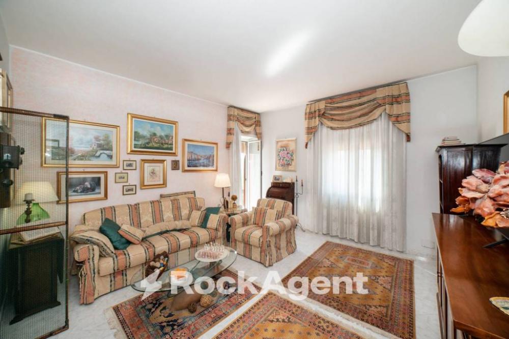 2fe790744ce354e659f26c659c0779dc - Appartamento quadrilocale in vendita a Roma