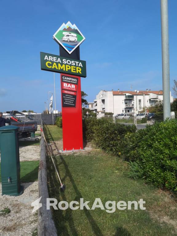 f6c34cf3c5e670d5690c28b22f897b4b - Azienda commerciale in vendita a Fano