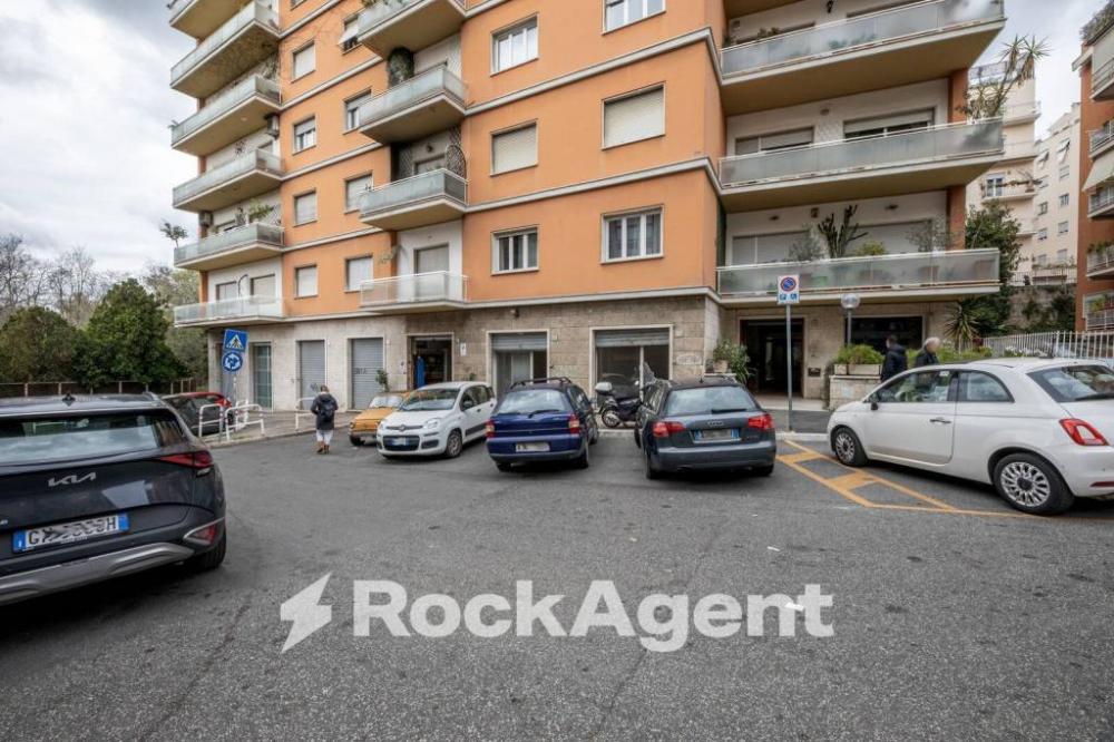 f8d6faa5354d23db73523bc01e8824ae - Negozio monolocale in vendita a Roma