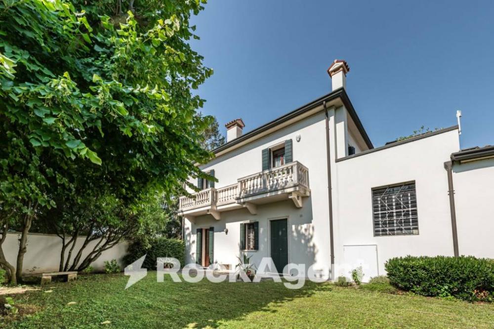 85761ccdc567f23035b9b412b86fb17d - Villa plurilocale in vendita a Padova