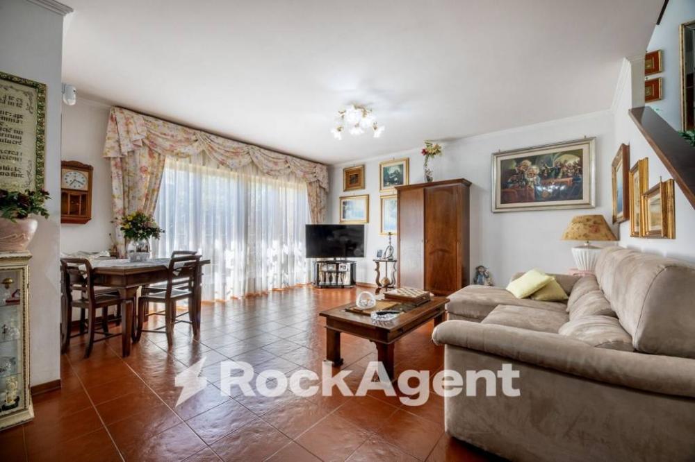 ee67ca859687cc1d2ea56ee70c38edb8 - Villa quadrilocale in vendita a Roma