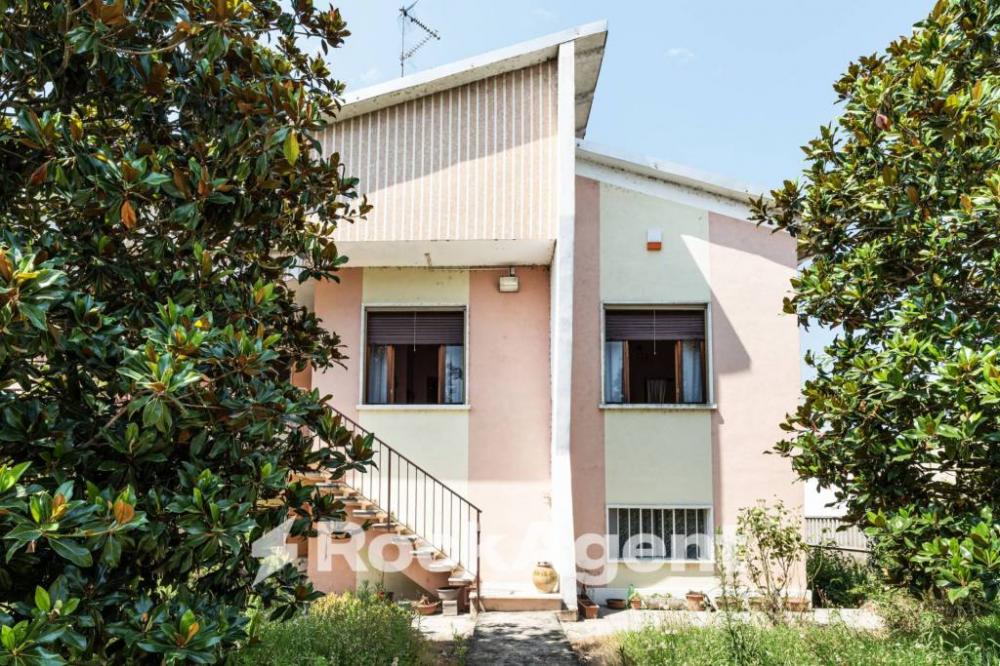 eca5f2c3eb29d69fa052ace4ee64119b - Villa quadrilocale in vendita a Suardi