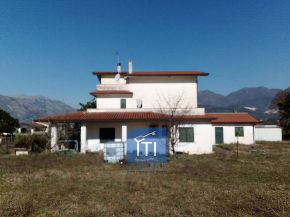 Villa plurilocale in vendita a Sant'Elia Fiumerapido - Villa plurilocale in vendita a Sant'Elia Fiumerapido