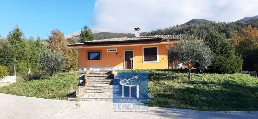 villa indipendente in vendita a Mignano Monte Lungo