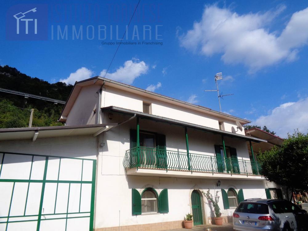 Villa indipendente plurilocale in vendita a Sant'Elia Fiumerapido - Villa indipendente plurilocale in vendita a Sant'Elia Fiumerapido