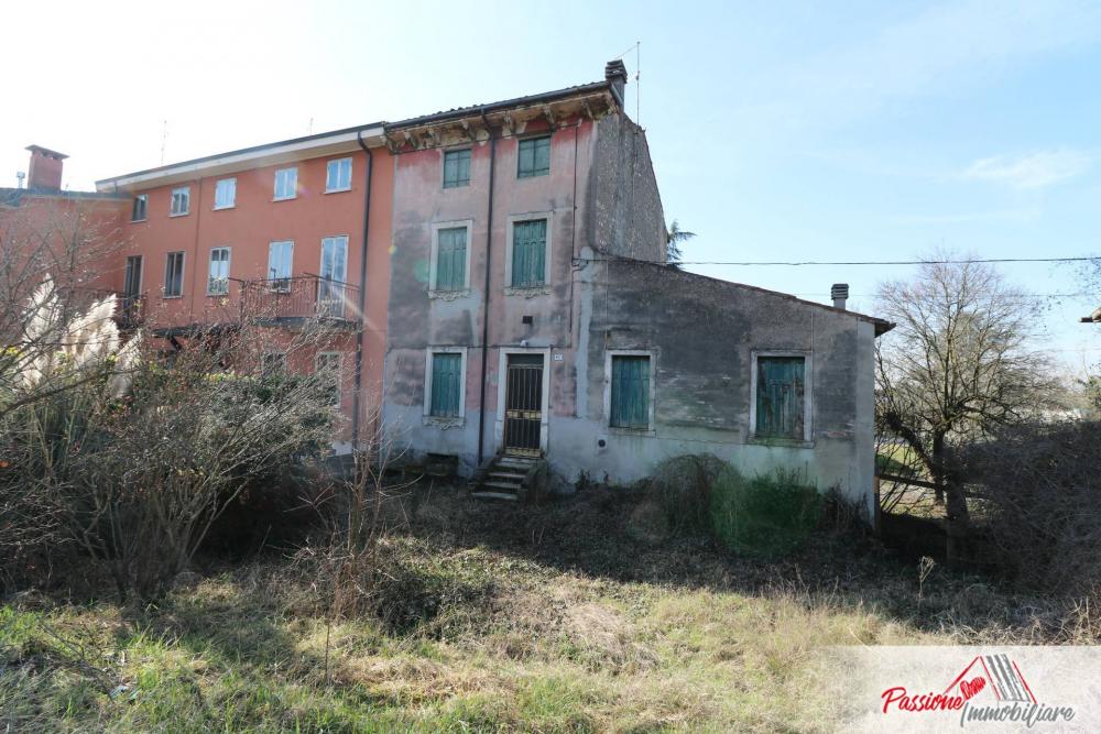 Rustico / casale plurilocale in vendita a Verona - Rustico / casale plurilocale in vendita a Verona