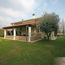 Villa indipendente plurilocale in vendita a Sommacampagna