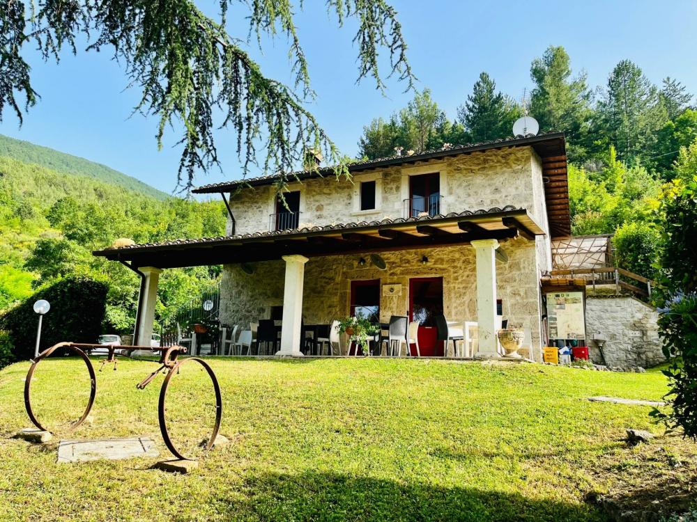Casa plurilocale in vendita a Montalto delle Marche - Casa plurilocale in vendita a Montalto delle Marche