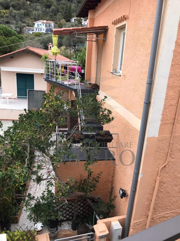 casa indipendente in vendita a Ventimiglia in zona Mortola Superiore