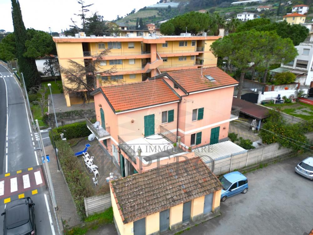 villa indipendente in vendita a Bordighera