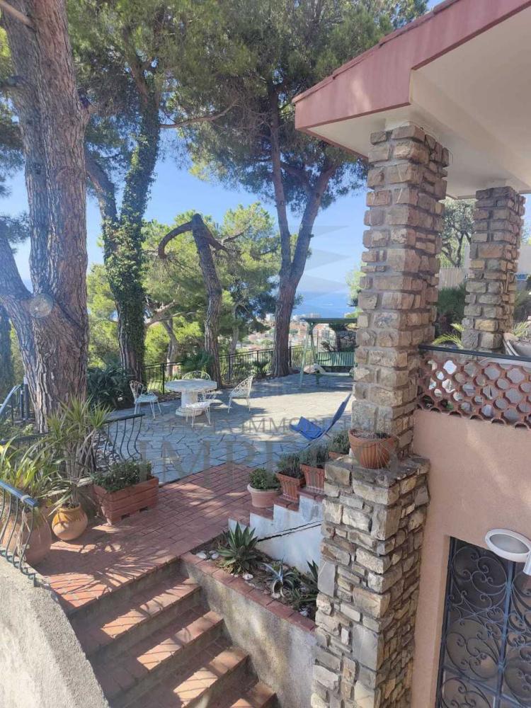 Villa indipendente plurilocale in vendita a bordighera - Villa indipendente plurilocale in vendita a bordighera