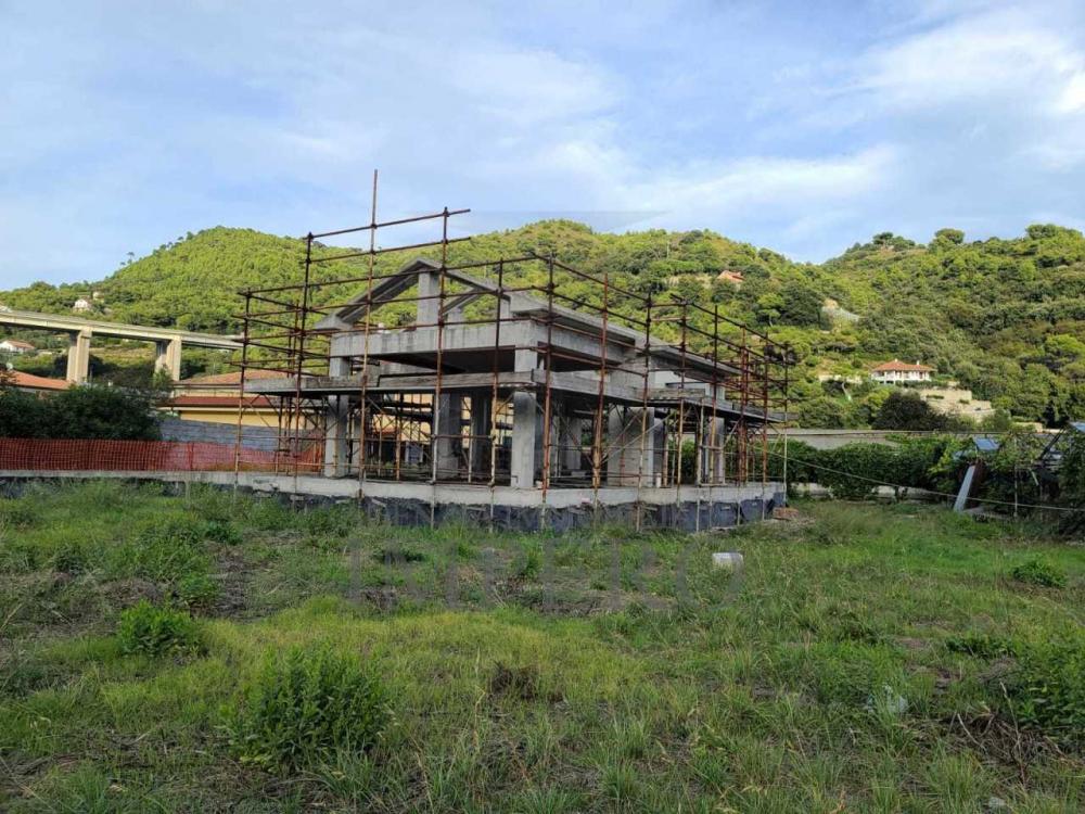 Villa indipendente quadrilocale in vendita a camporosso - Villa indipendente quadrilocale in vendita a camporosso