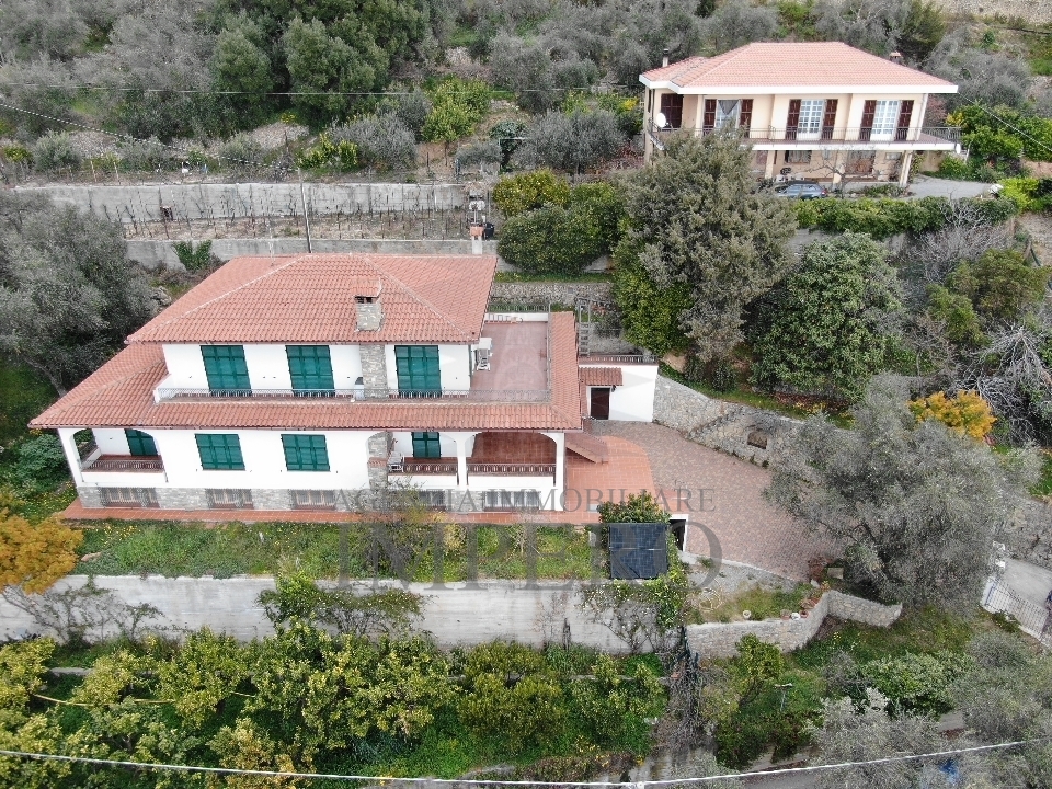 villa indipendente in vendita a San lorenzo