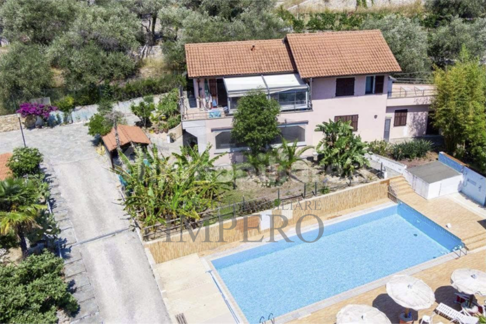 villa indipendente in vendita a Vallebona