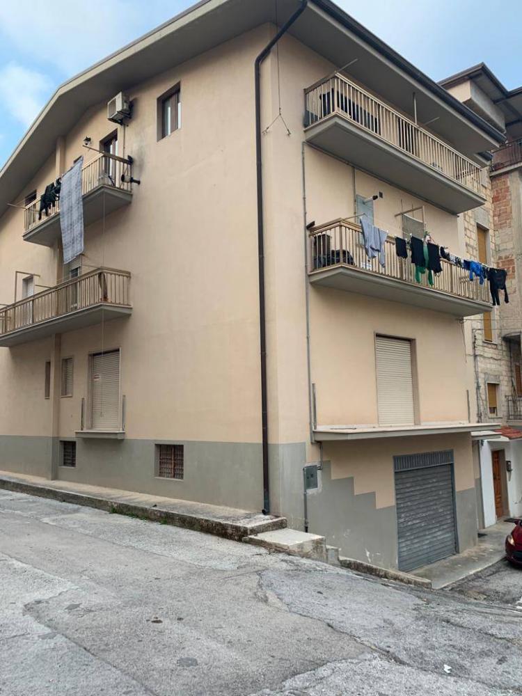 Appartamento in vendita a Cagnano Varano - Appartamento in vendita a Cagnano Varano