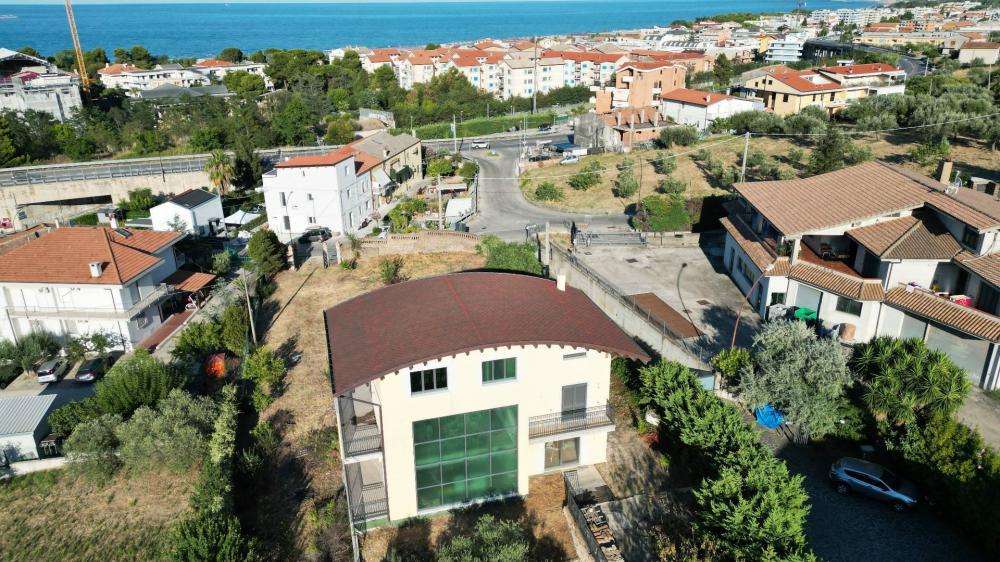 Villa indipendente plurilocale in vendita a Vasto - Villa indipendente plurilocale in vendita a Vasto