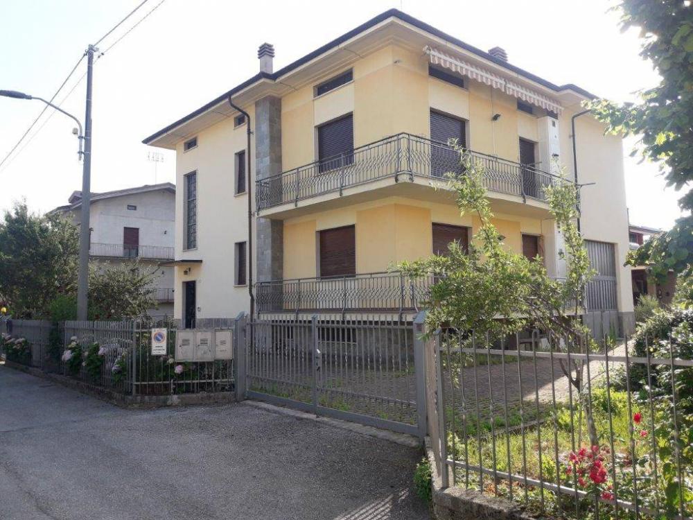 Casa plurilocale in vendita a Borgo San Dalmazzo - Casa plurilocale in vendita a Borgo San Dalmazzo