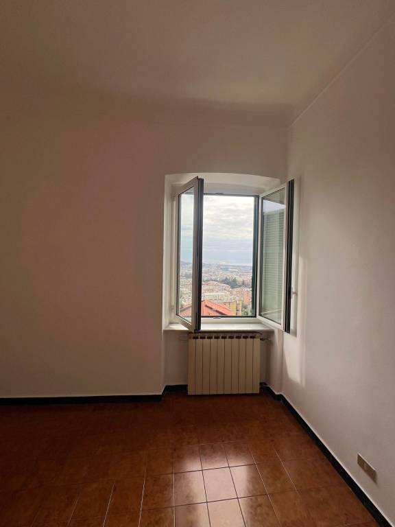 7ca4ca790ddc35f0425a806d426ac894 - Appartamento quadrilocale in vendita a Genova