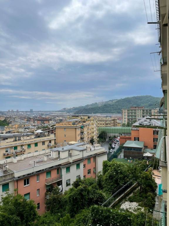435817db615f7ee75dc60d8a9c45e9a4 - Appartamento trilocale in vendita a Genova