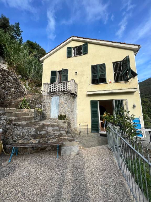 3dccea53b69a70f1f4f45eafbe346a7b - Villa plurilocale in vendita a Rapallo