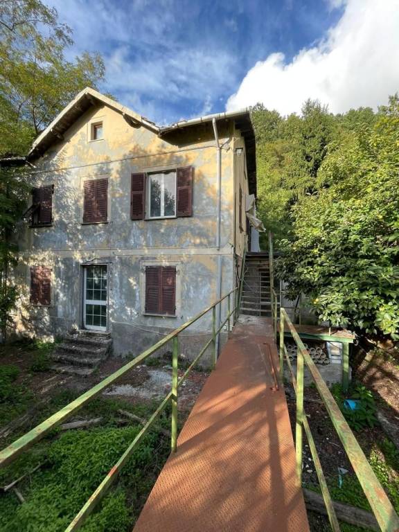 75cb794df3760e403bcf9c791253856c - Villa plurilocale in vendita a Savignone