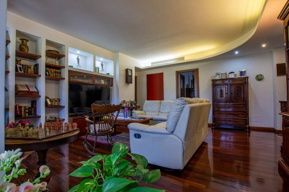 e13239bc5c97d9c7c2f08bfd278ec599 - Appartamento quadrilocale in vendita a Milano