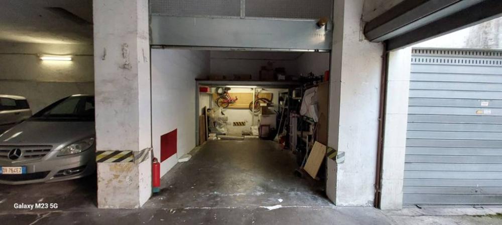 Garage in vendita a Roma - Garage in vendita a Roma