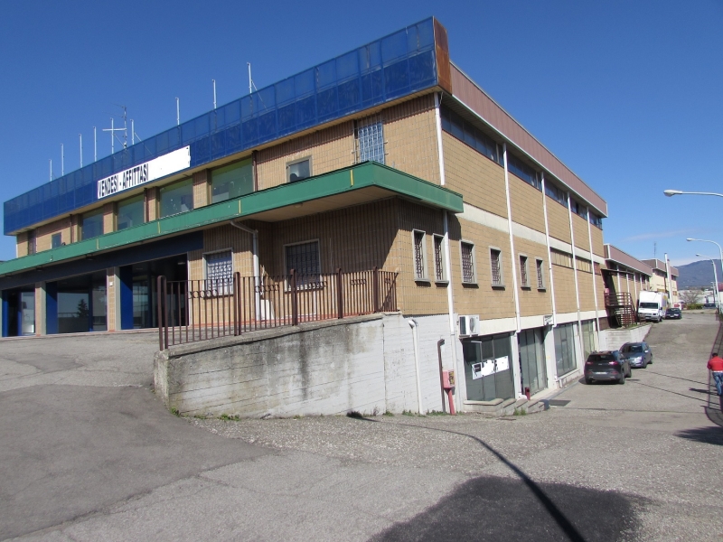 Magazzino-laboratorio in vendita a Arezzo - Magazzino-laboratorio in vendita a Arezzo