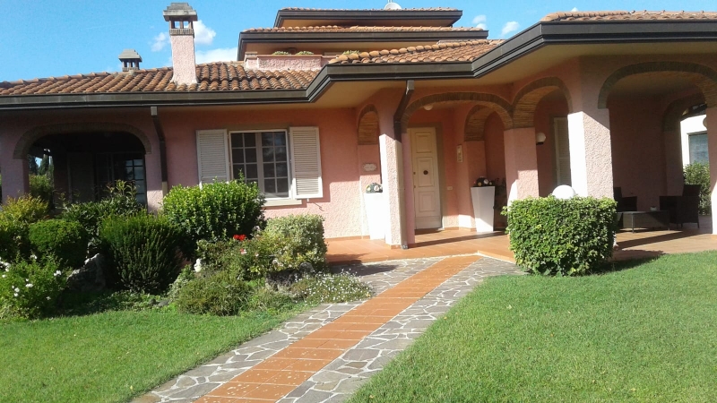 villa in vendita a Montagnano