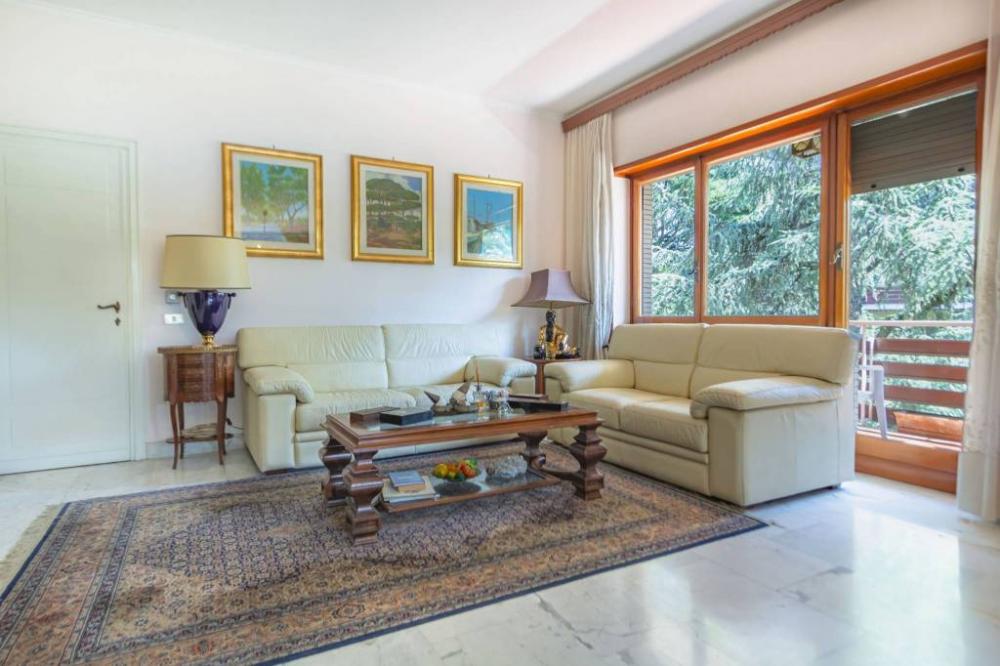 70d4daa64e39ea05ab485855b0a7fc9f - Appartamento plurilocale in vendita a Roma