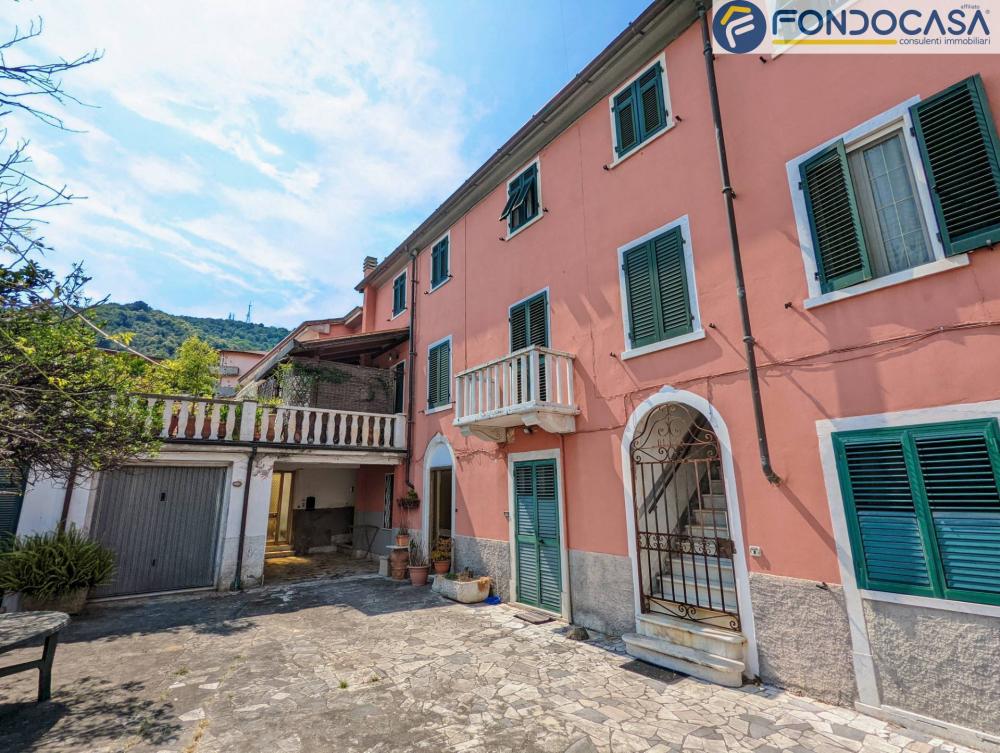 Appartamento plurilocale in vendita a Carrara - Appartamento plurilocale in vendita a Carrara