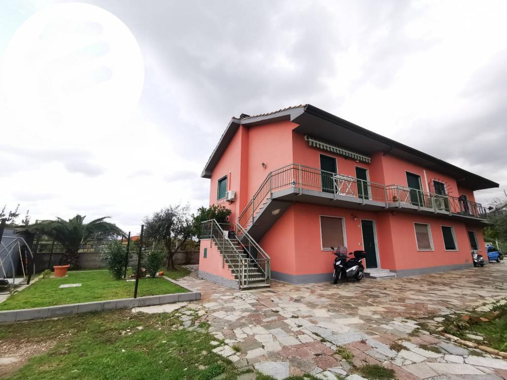 Villa quadrilocale in vendita a Ortonovo - Villa quadrilocale in vendita a Ortonovo
