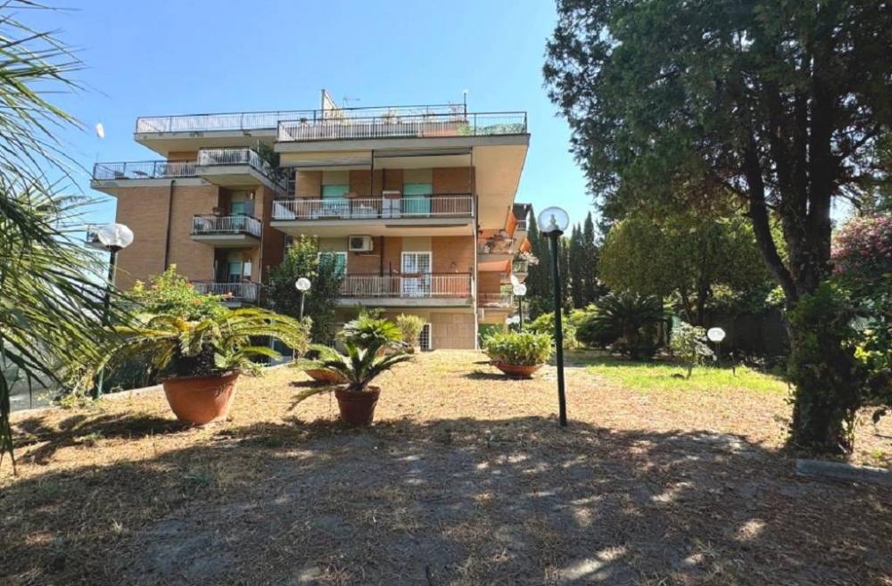 492d32a3a23ce95fa0d3986e3afe6c68 - Appartamento trilocale in vendita a Roma