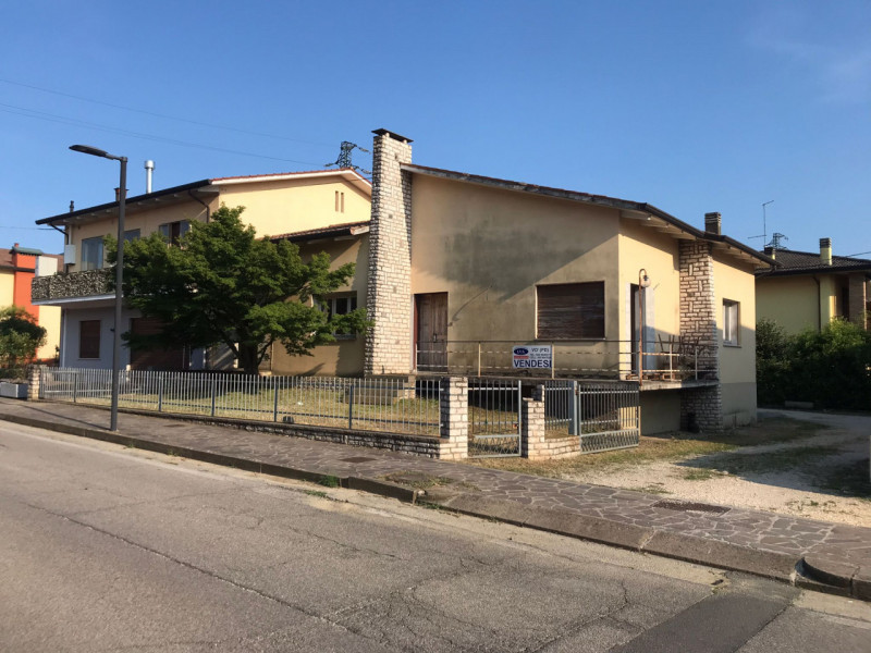 Villaschiera quadrilocale in vendita a vo - Villaschiera quadrilocale in vendita a vo