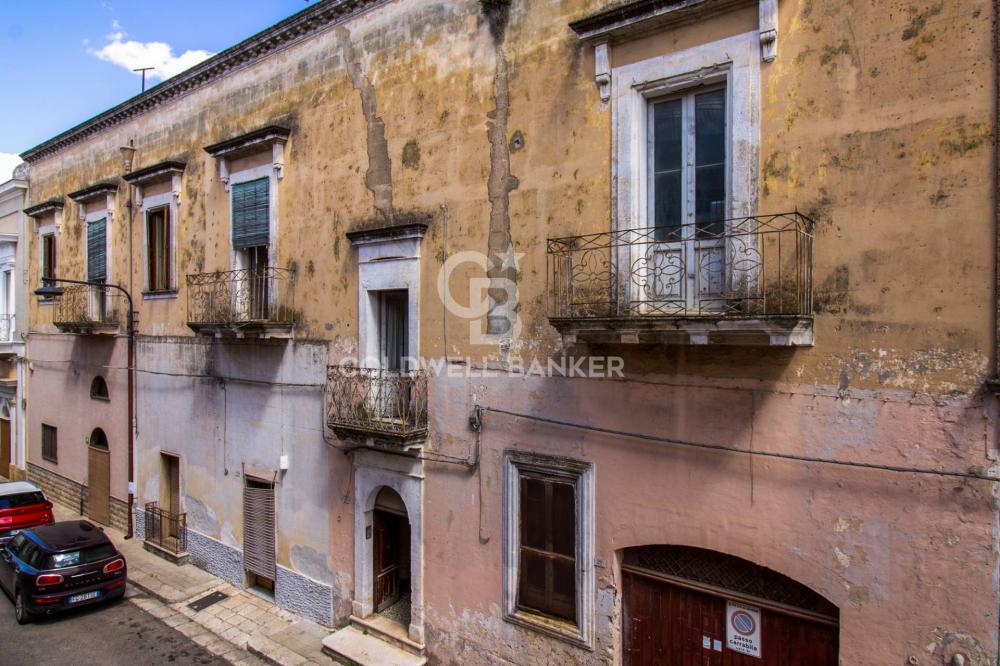 Stabile intero plurilocale in vendita a San Vito dei Normanni - Stabile intero plurilocale in vendita a San Vito dei Normanni