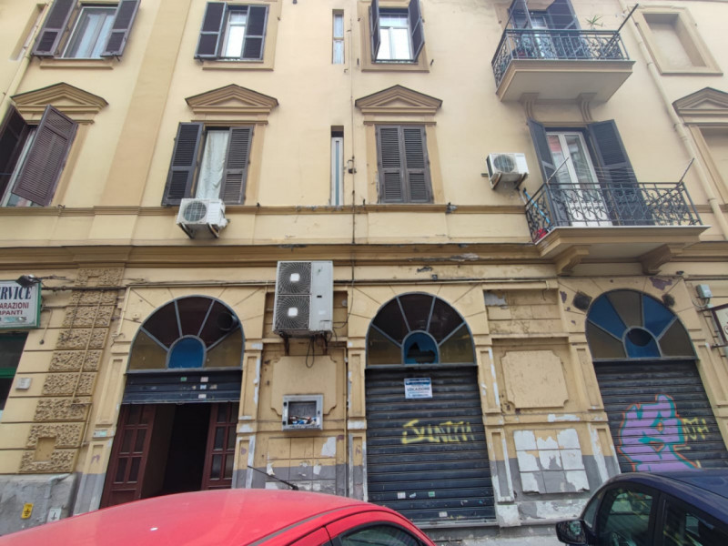 azienda commerciale in affitto a Napoli