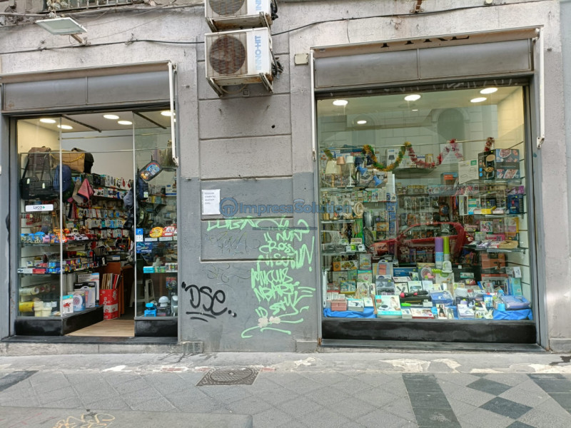 negozio in affitto a Napoli