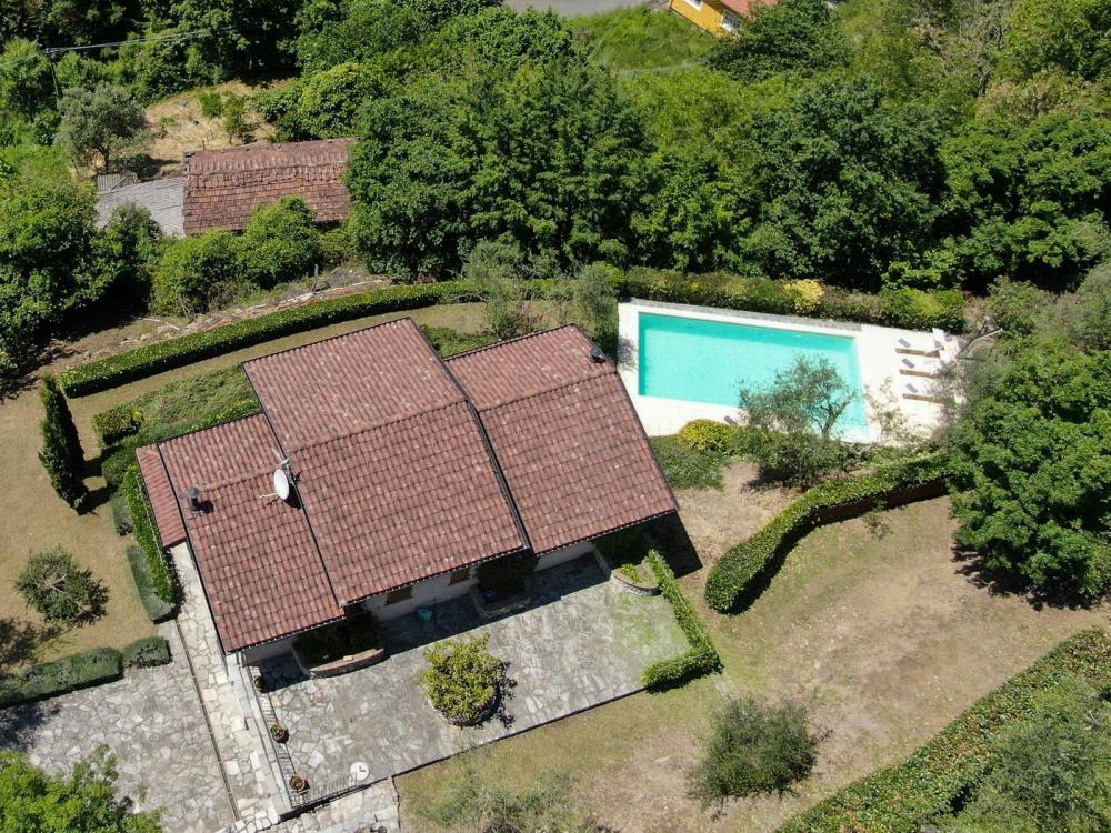 Villa indipendente plurilocale in vendita a Fivizzano - Villa indipendente plurilocale in vendita a Fivizzano