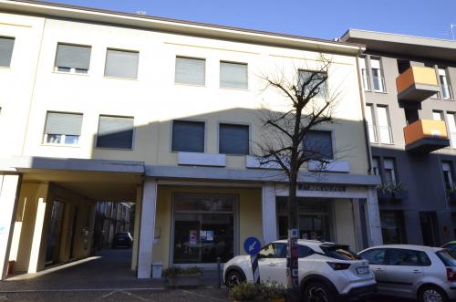 Stabile intero in vendita a Azzano Decimo - Stabile intero in vendita a Azzano Decimo