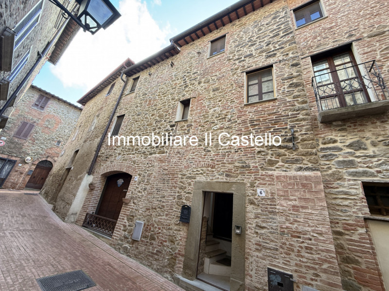 Stabile intero plurilocale in vendita a paciano - Stabile intero plurilocale in vendita a paciano