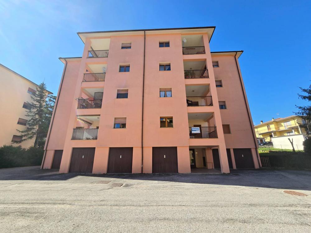 Appartamento quadrilocale in vendita a Castel del Monte - Appartamento quadrilocale in vendita a Castel del Monte