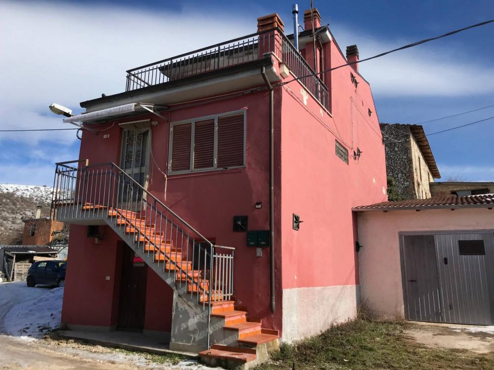 casa in vendita a Collebrincioni