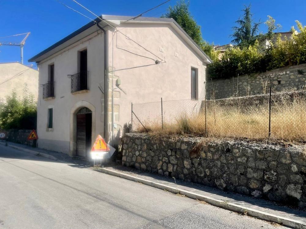 Casa trilocale in vendita a Prata d'Ansidonia - Casa trilocale in vendita a Prata d'Ansidonia