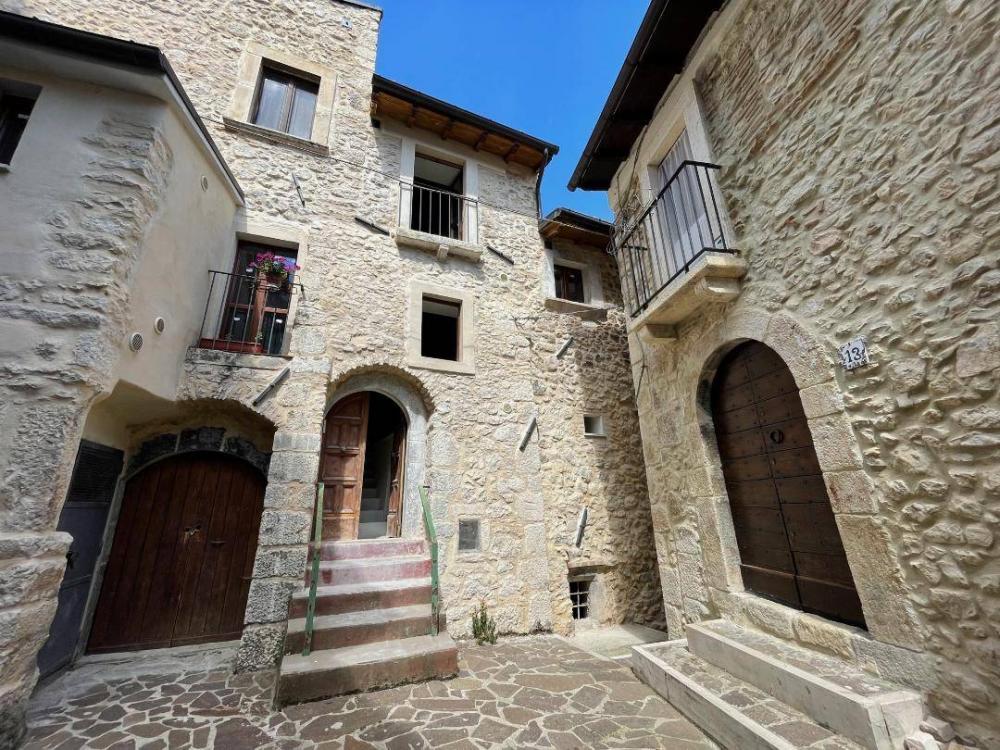 Casa quadrilocale in vendita a Santo Stefano di Sessanio - Casa quadrilocale in vendita a Santo Stefano di Sessanio