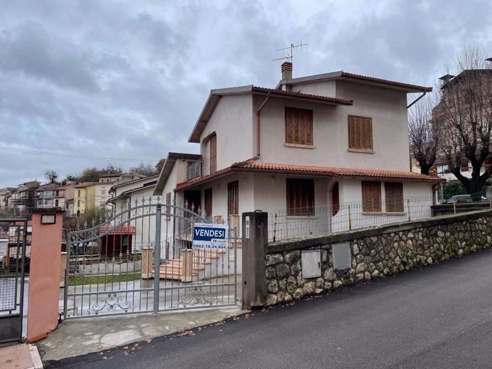 villa in vendita a San Demetrio ne' Vestini