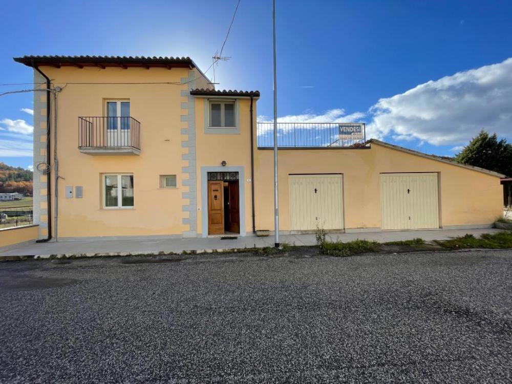 villa indipendente in vendita a Prata d'Ansidonia