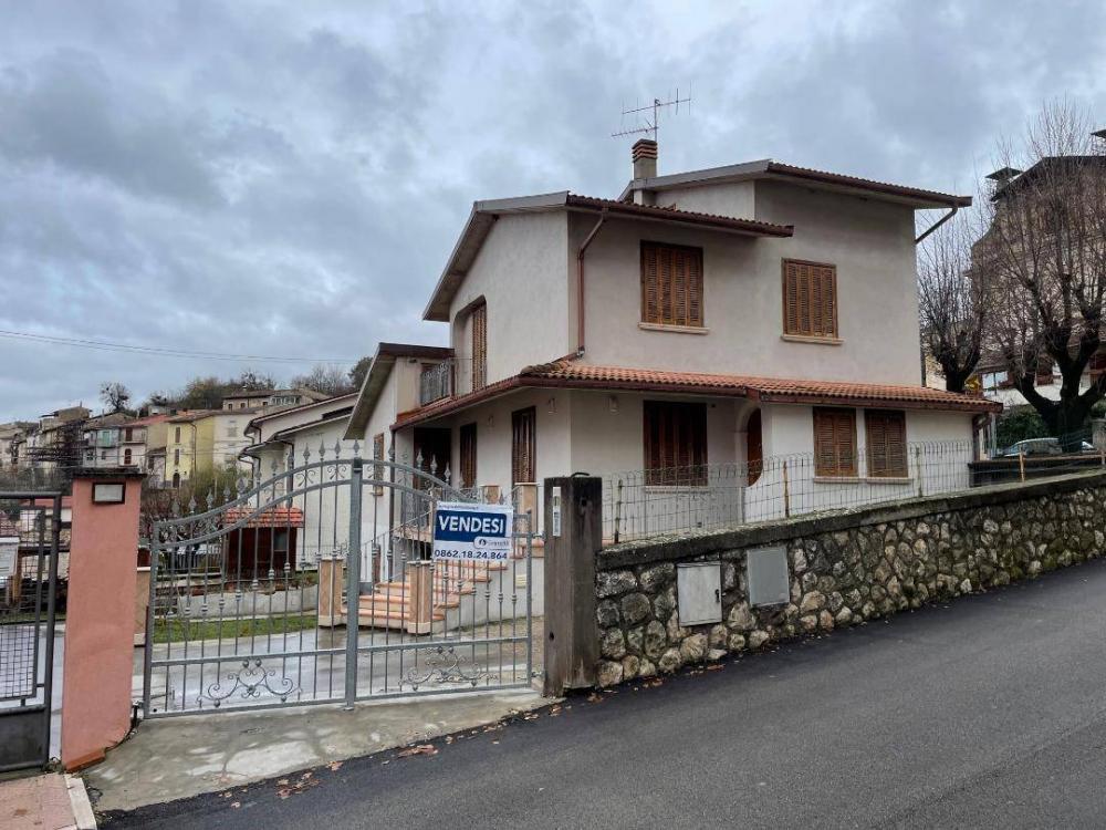 villa indipendente in vendita a San Demetrio ne' Vestini