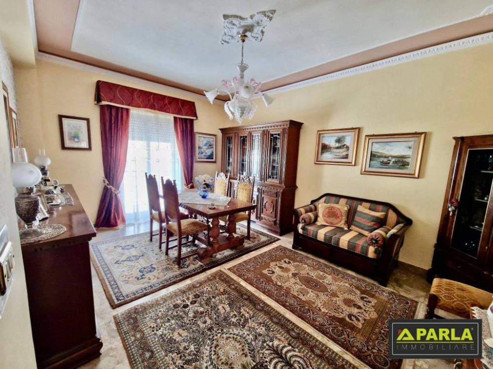 36ca530e1f02772fc2bd5d1090f033f7 - Appartamento plurilocale in vendita a Canicattì