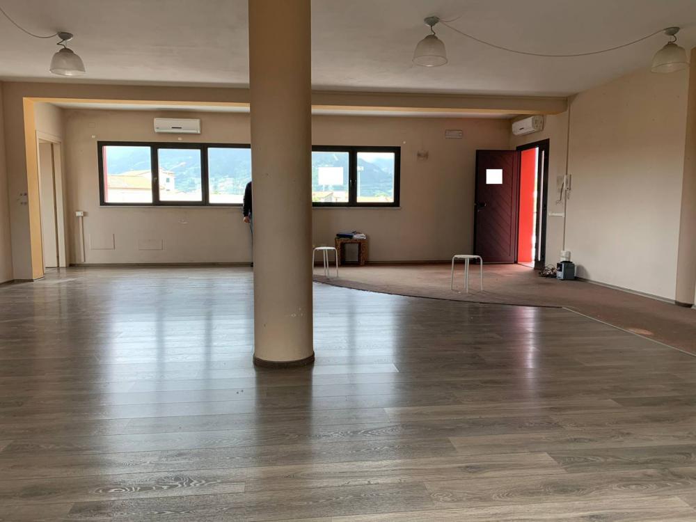 Ufficio in affitto a Pietrasanta - Ufficio in affitto a Pietrasanta