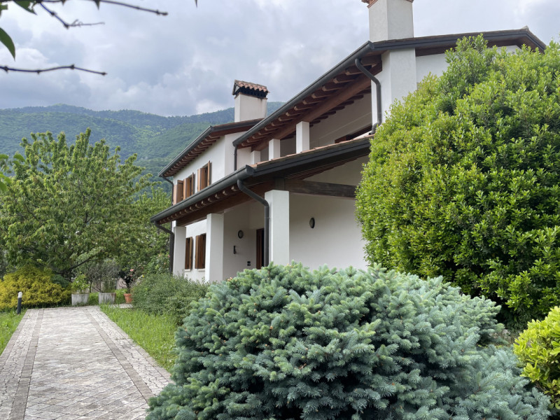 Villa plurilocale in vendita a borso-del-grappa - Villa plurilocale in vendita a borso-del-grappa
